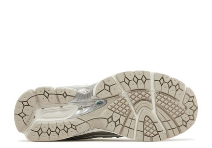 New Balance 1906 Silver Metallic Sea Salt