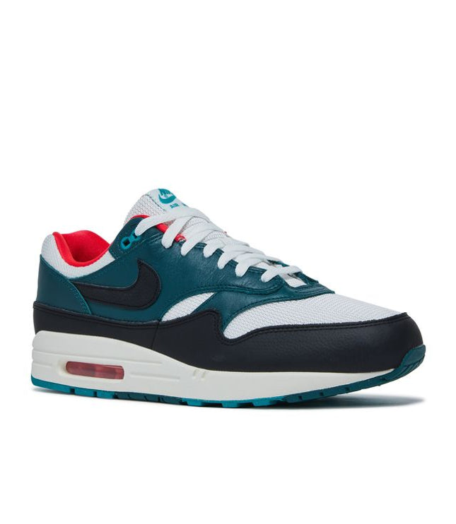 Nike Air Max 1 LeBron James Liverpool FC