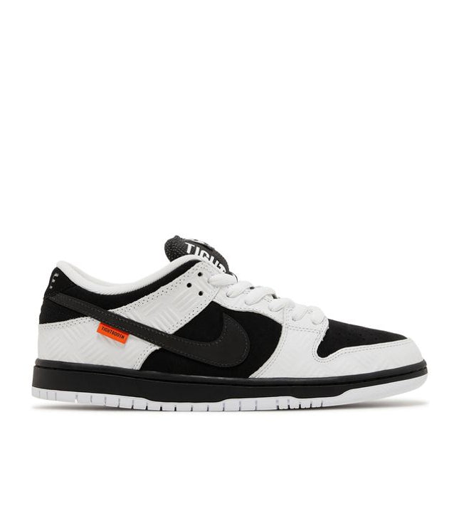 Nike SB Dunk Low Tightbooth