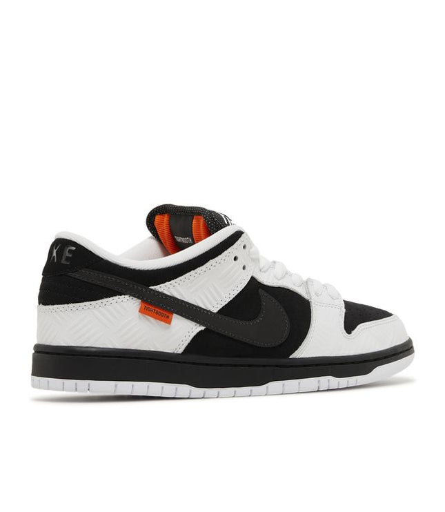 Nike SB Dunk Low Tightbooth