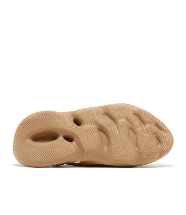 adidas Yeezy Foam RNR Clay Taupe